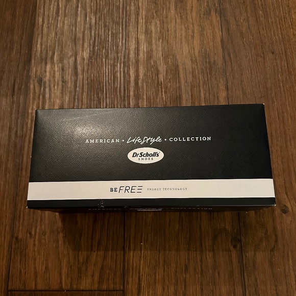 Dr. Scholl's Flats - Picture 3 of 4